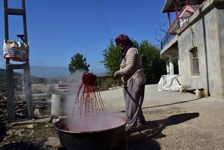 MUTLU KADINLARIN NAR EKŞİSİ MESAİSİ